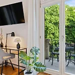 Spacious & Tranquil Rooms In Limpertsberg